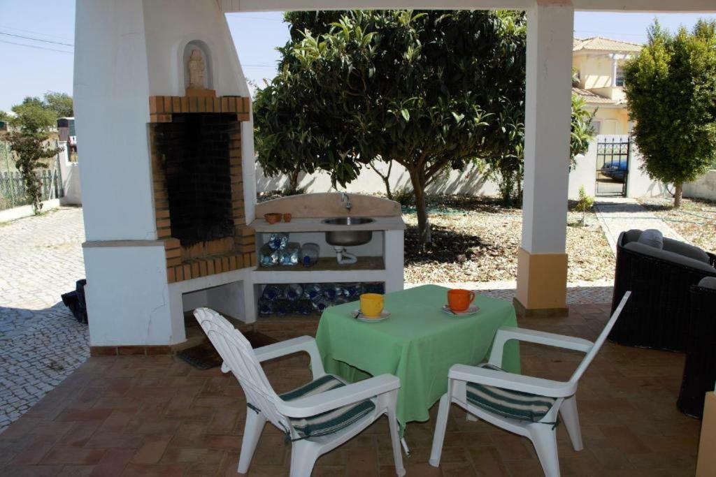 Guest House Alfarrobeiras Albufeira Exterior photo